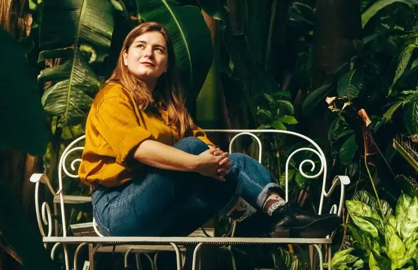  “No es el fin”. Eso nos dice Dominique Hunziker en su más reciente lanzamiento musical
